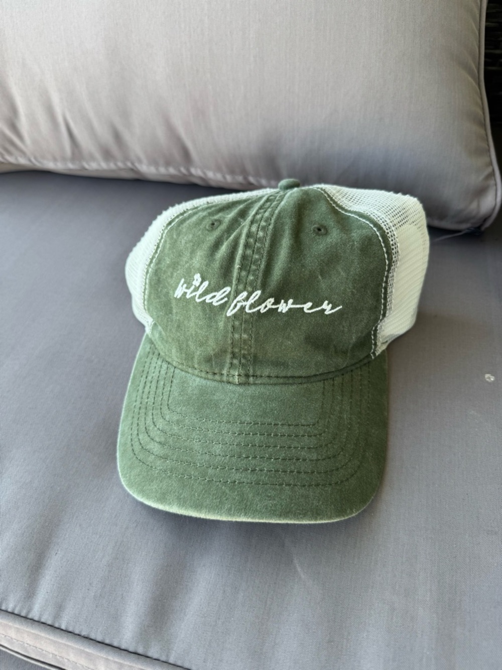 Time and Tru Olive Green and White 'wildflower' Mesh Back Baseball Cap